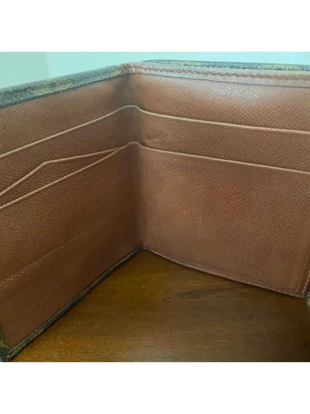 Louis Vuitton Vintage 1988 Monogram Elise Bifold Wallet on Chain - Picture 5 of 9